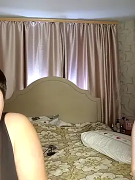 Snapshot of ___Midnight___ chatting on November 4, 2025, 4:22 am Midnight online show from November 4, 2025, 4:22 am