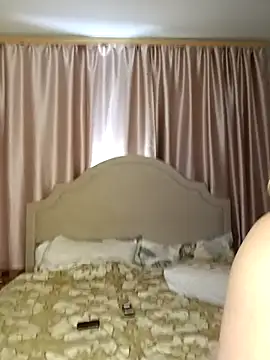 Snapshot of ___Midnight___ chatting on December 1, 2025, 8:58 pm Midnight online show from December 1, 2025, 8:58 pm