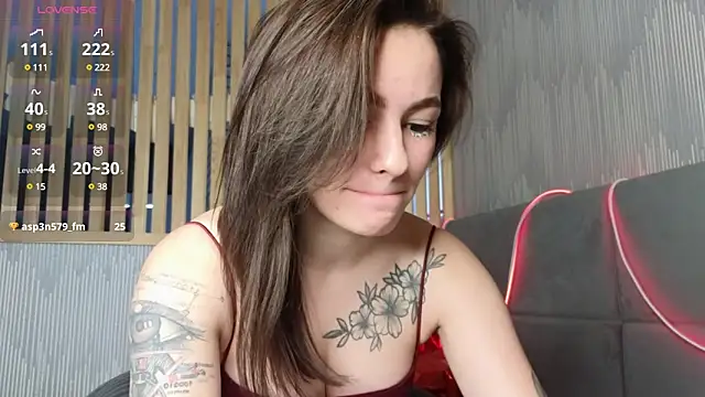 Snapshot of girl_with_snaketatto0 chatting on February 16, 2025, 3:26 am girl with snaketatto0 online show from February 16, 2025, 3:26 am