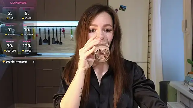 Snapshot of girl_with_snaketatto0 chatting on March 19, 2025, 2:48 am girl with snaketatto0 online show from March 19, 2025, 2:48 am