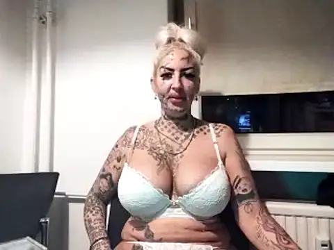 Jeanny Bln online show from January 4, 2025, 10:55 pm