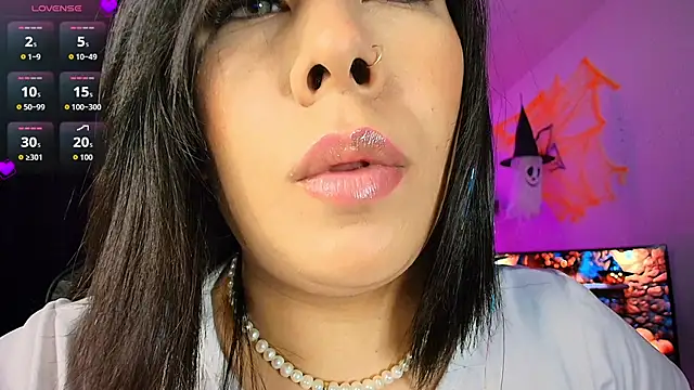 leahtemptation3 online show from October 28, 2025, 6:50 am