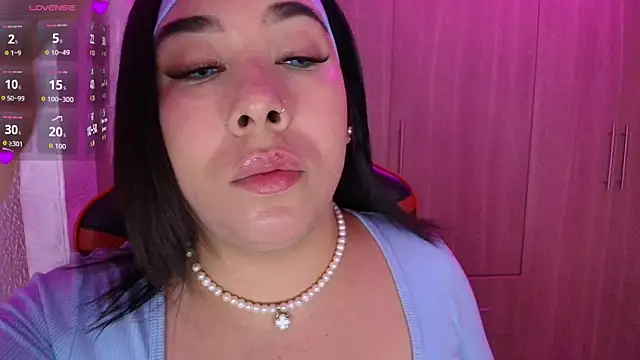 leahtemptation3 online show from November 8, 2025, 8:25 am