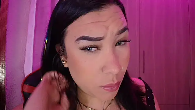 leahtemptation3 online show from November 10, 2025, 8:13 am