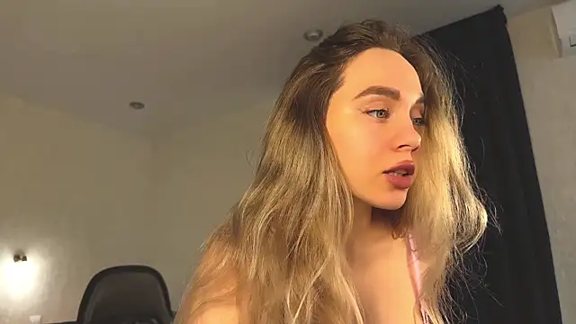 Snapshot of hotexclusive_ chatting on February 28, 2025, 4:10 am hotexclusive  online show from February 28, 2025, 4:10 am