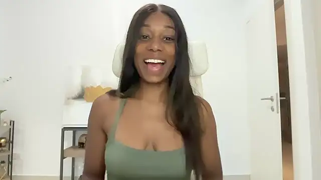 Snapshot of smileybabe chatting on June 9, 2026, 5:24 pm smileybabe online show from June 9, 2026, 5:24 pm