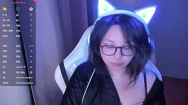 maydaykimmy online show from April 11, 2026, 9:52 pm