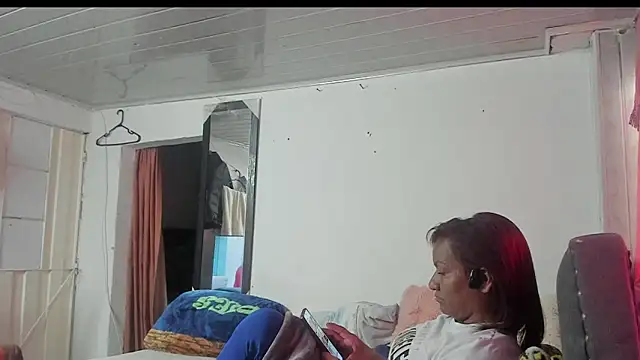 Snapshot of Laflaka22 chatting on May 11, 2026, 3:18 pm Laflaka22 online show from May 11, 2026, 3:18 pm