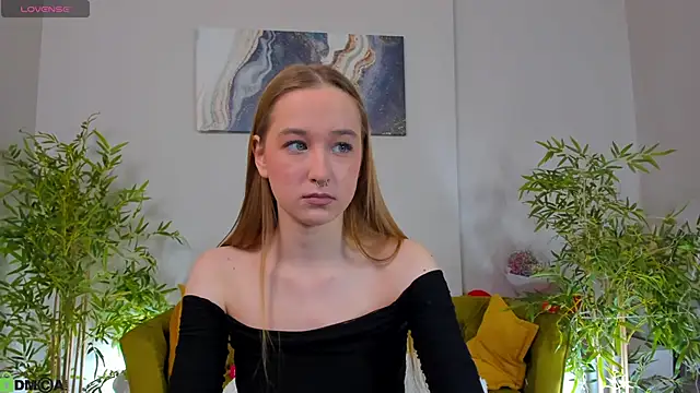 Sweett Monica online show from February 18, 2026, 1:45 am