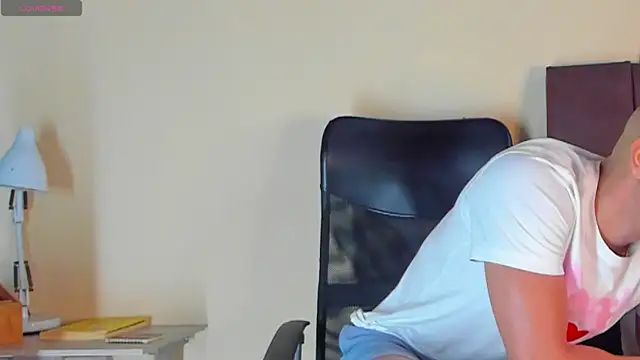 MikeRoss7777 online show from November 21, 2025, 11:09 am