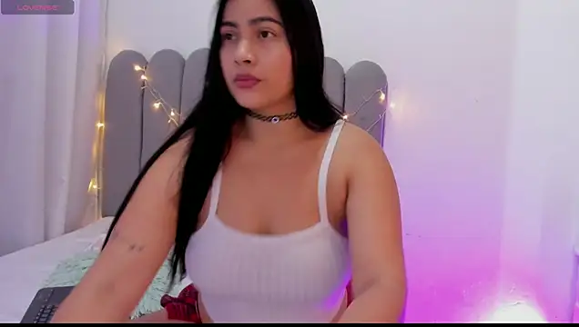 andrea osorio  online show from October 19, 2025, 12:39 pm