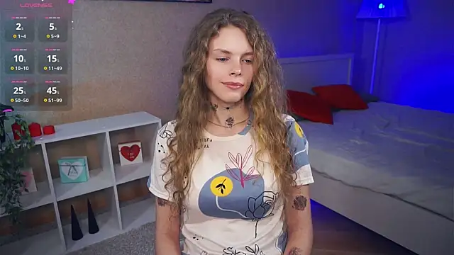 RayaNenlia online show from February 11, 2025, 8:15 am