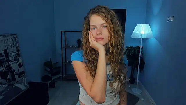 RayaNenlia online show from October 28, 2025, 5:11 am