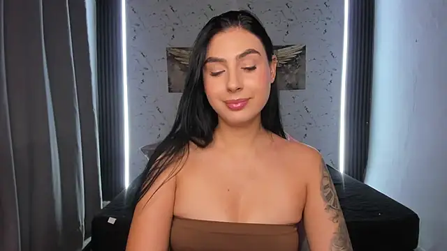Snapshot of Valerie_Corthez chatting on May 25, 2026, 7:42 pm Valerie Corthez online show from May 25, 2026, 7:42 pm