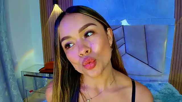Snapshot of Natalyefoster chatting on July 14, 2026, 7:19 pm Natalyefoster online show from July 14, 2026, 7:19 pm