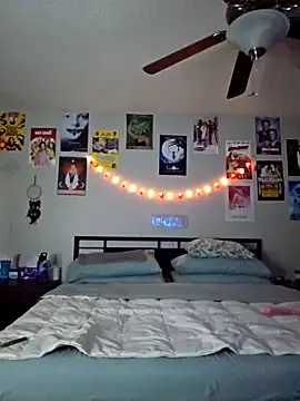 honeeyyy pot online show from January 10, 2025, 7:43 pm