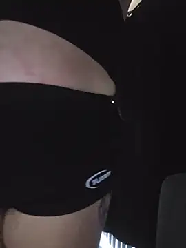 honeeyyy pot online show from December 1, 2025, 11:32 pm