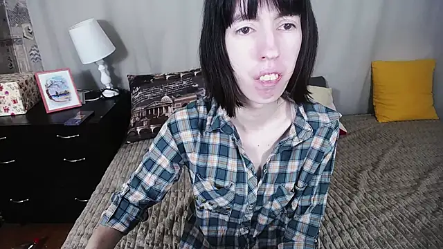 Snapshot of Unusual_G chatting on February 7, 2025, 6:24 am Unusual G online show from February 7, 2025, 6:24 am