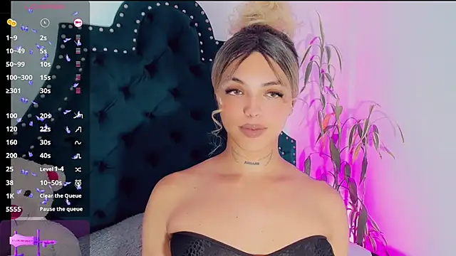 Emmaa Saenz  online show from February 22, 2025, 1:00 am