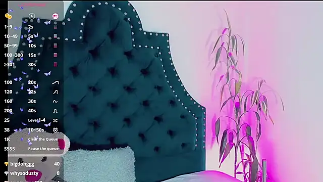 Emmaa Saenz  online show from February 25, 2025, 3:09 am