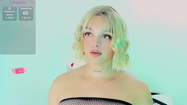 Emmaa Saenz  online show from April 8, 2026, 9:59 pm