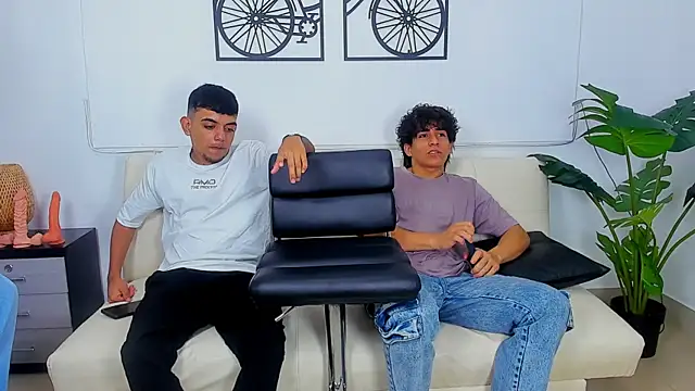 Crazy nigth01 online show from February 13, 2026, 7:21 pm