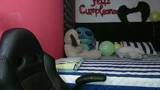 Snapshot of charlotedoll chatting on April 24, 2026, 2:47 am charlotedoll online show from April 24, 2026, 2:47 am