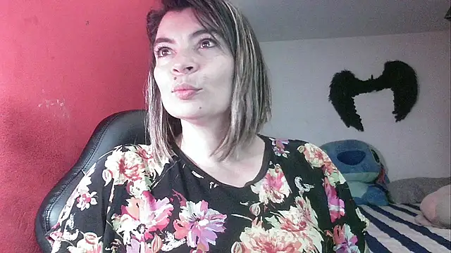 Snapshot of charlotedoll chatting on May 6, 2026, 2:19 am charlotedoll online show from May 6, 2026, 2:19 am