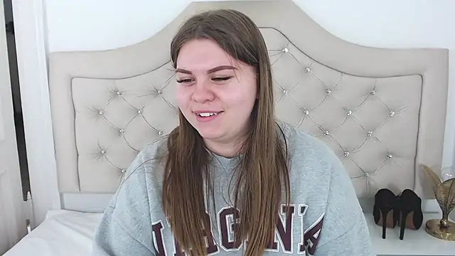 Snapshot of AbbyPleasure chatting on January 28, 2025, 1:27 pm AbbyPleasure online show from January 28, 2025, 1:27 pm