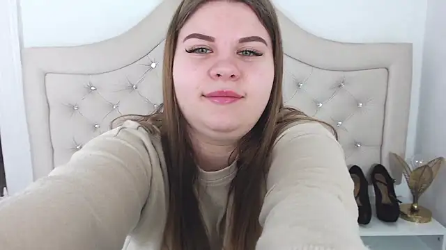 Snapshot of AbbyPleasure chatting on February 3, 2025, 8:35 am AbbyPleasure online show from February 3, 2025, 8:35 am