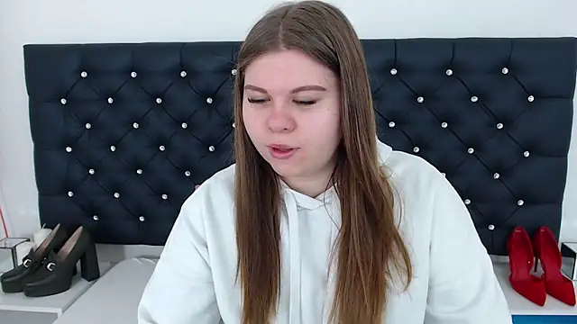 Snapshot of AbbyPleasure chatting on February 24, 2025, 9:32 am AbbyPleasure online show from February 24, 2025, 9:32 am