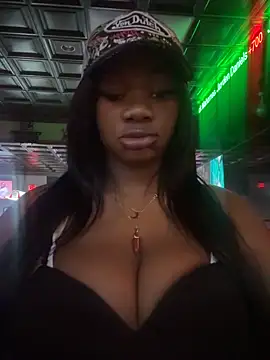 CharismaaBanx online show from April 25, 2026, 4:59 am