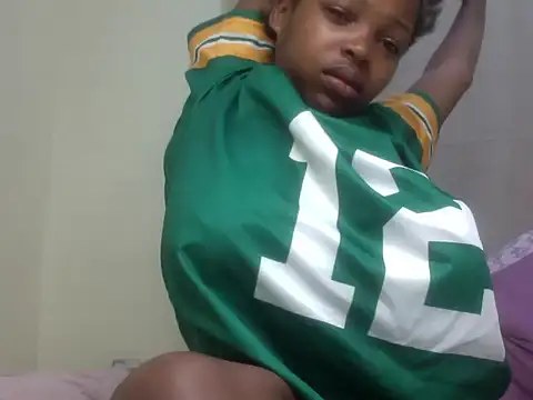 queen-sasha online show from November 18, 2025, 7:13 am