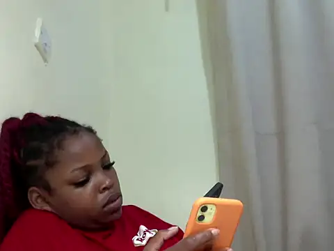 Snapshot of queen-sasha chatting on April 19, 2026, 6:35 am queen-sasha online show from April 19, 2026, 6:35 am