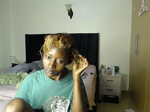 thicky anncy online show from June 15, 2026, 11:07 pm