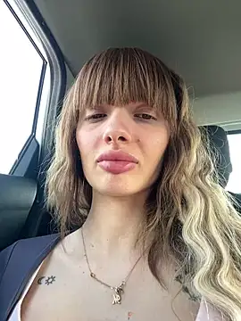 Snapshot of ButterflyLeah chatting on March 10, 2025, 1:54 pm ButterflyLeah online show from March 10, 2025, 1:54 pm