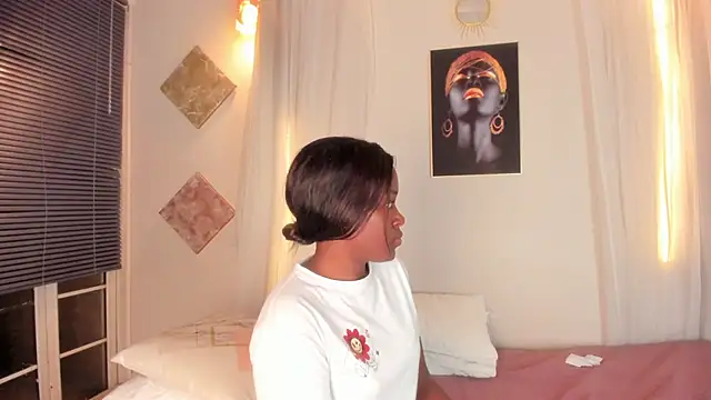 Kenia Montez online show from January 24, 2025, 10:00 am