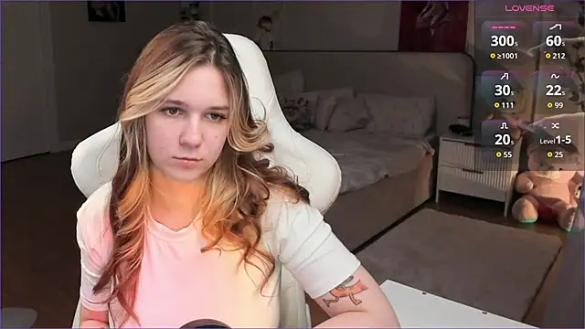 Snapshot of Frau_Lina chatting on May 20, 2026, 6:03 pm Frau Lina online show from May 20, 2026, 6:03 pm