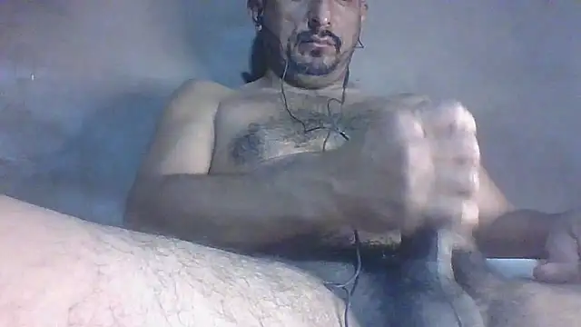 Snapshot of peloton10 chatting on November 10, 2025, 1:48 am peloton10 online show from November 10, 2025, 1:48 am