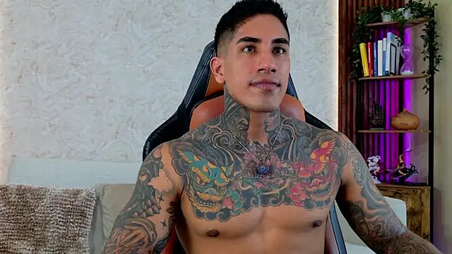 Snapshot of AdanReilly chatting on August 1, 2026, 4:28 pm AdanReilly online show from August 1, 2026, 4:28 pm