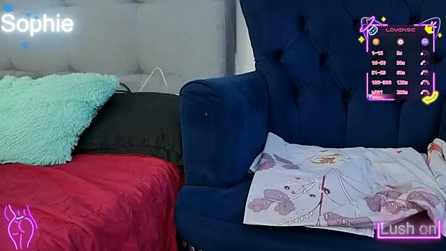 Sophiehuntress online show from September 30, 2025, 2:00 pm