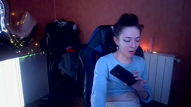 Snapshot of Lia_Y_PatrickX chatting on December 23, 2024, 2:45 am Lia Y PatrickX online show from December 23, 2024, 2:45 am