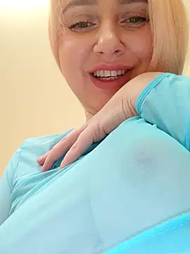 LadyLolyPop  online show from November 26, 2025, 11:50 pm