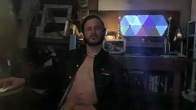 CowboyZuhly online show from April 7, 2026, 6:47 am