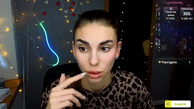 EmmyGreans online show from September 29, 2025, 11:37 am