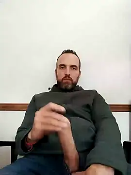 Snapshot of leon3875 chatting on December 4, 2024, 3:32 pm leon3875 online show from December 4, 2024, 3:32 pm