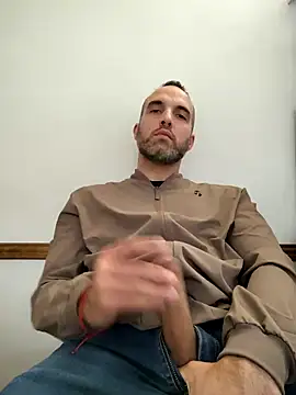 Snapshot of leon3875 chatting on September 8, 2025, 3:22 pm leon3875 online show from September 8, 2025, 3:22 pm