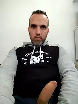 Snapshot of leon3875 chatting on September 9, 2025, 3:22 pm leon3875 online show from September 9, 2025, 3:22 pm