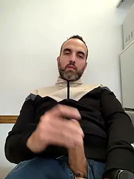 Snapshot of leon3875 chatting on September 26, 2025, 3:05 pm leon3875 online show from September 26, 2025, 3:05 pm