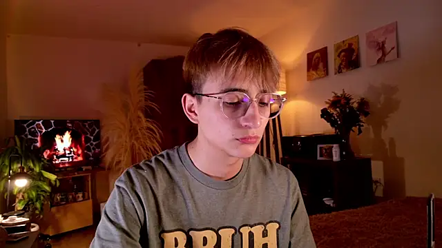 Mr evan1 online show from September 26, 2025, 2:32 pm